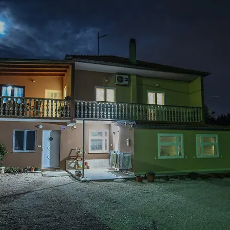 F-Holiday Apartment Zadar Buitenkant foto