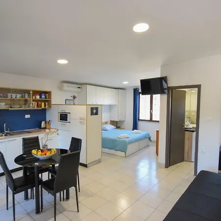 F-Holiday Apartment Zadar Buitenkant foto